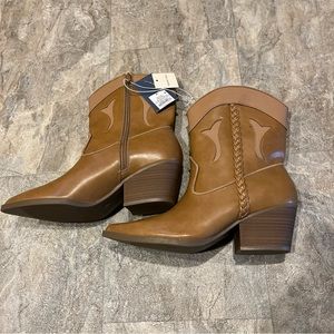Shana Cowboy  Brown Boots - Universal Thread Women’s  Size 7.5 New.